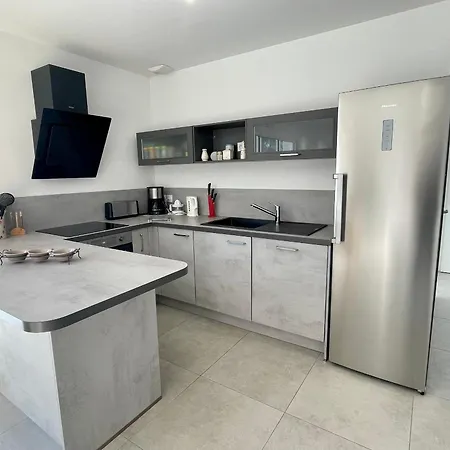 Maison Familiale Recente Avec Jardin, Et Commerces A Pied, 6 Couchages, Wifi, Parking Privatif - Fr-1-231-297 * Brem-Sur-Mer